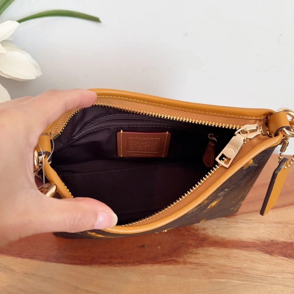 NWT Coach Laurel Small Shoulder Bag In Signature‎ Canvas With Floral Print